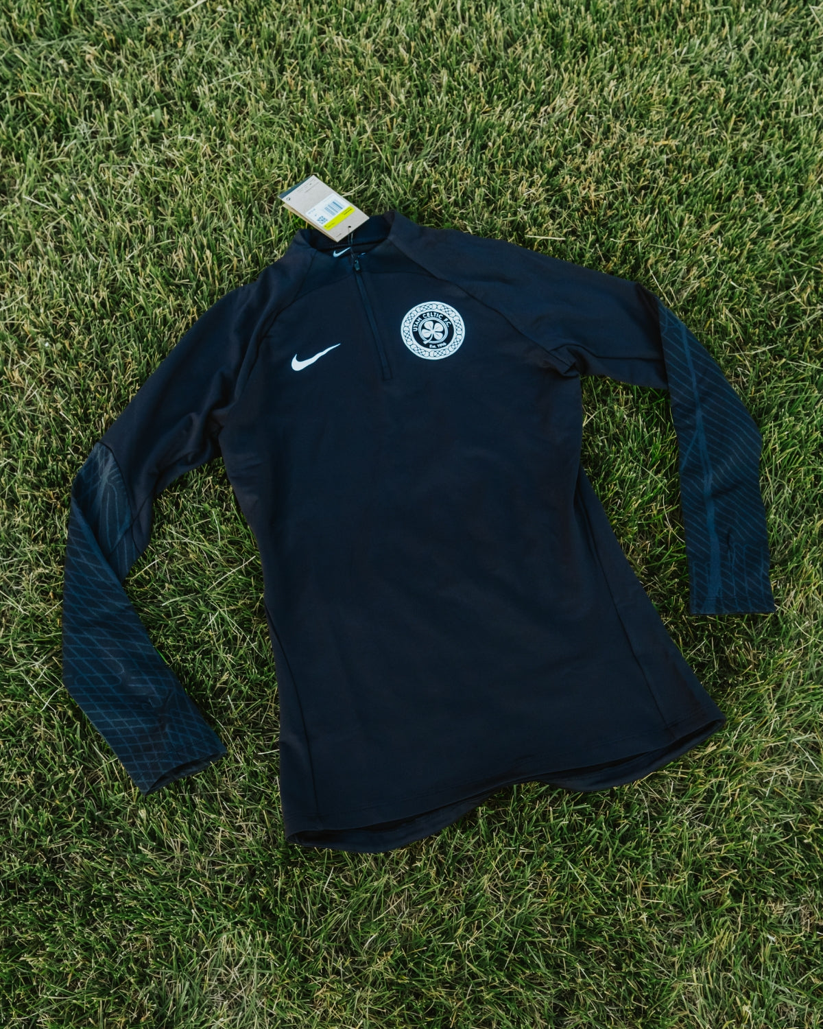 Nike 1/4 Zip (White Logo)