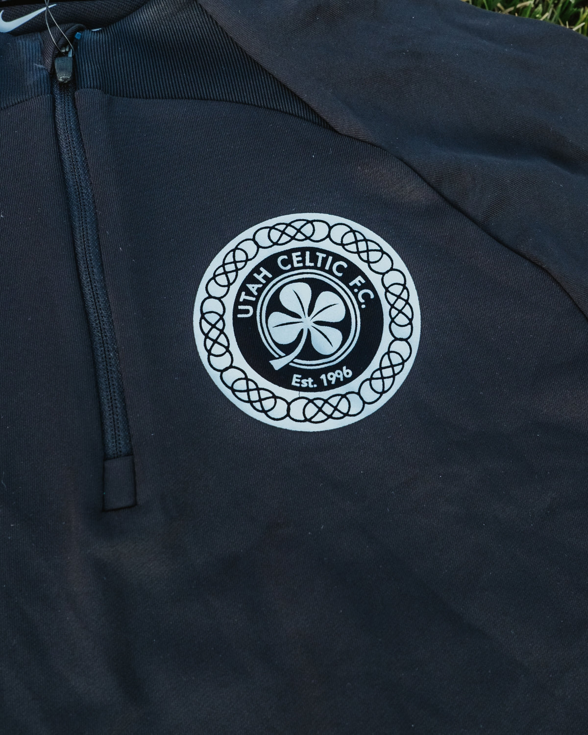 Nike 1/4 Zip (White Logo)